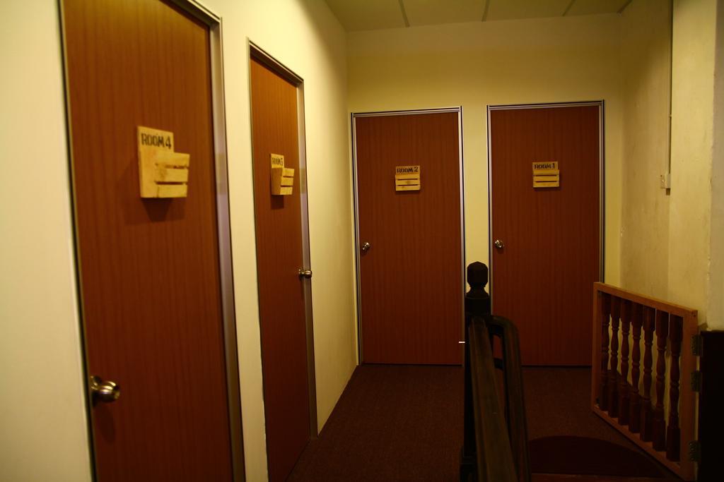 28 Bahari Hotel George Town  Szoba fotó