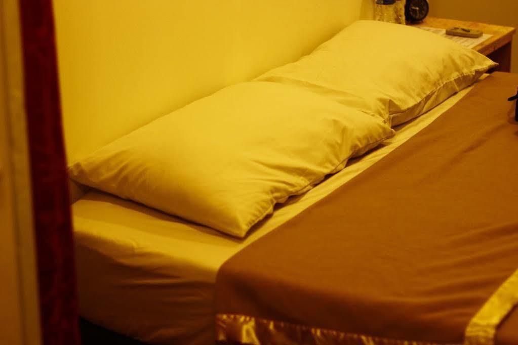 28 Bahari Hotel George Town  Kültér fotó