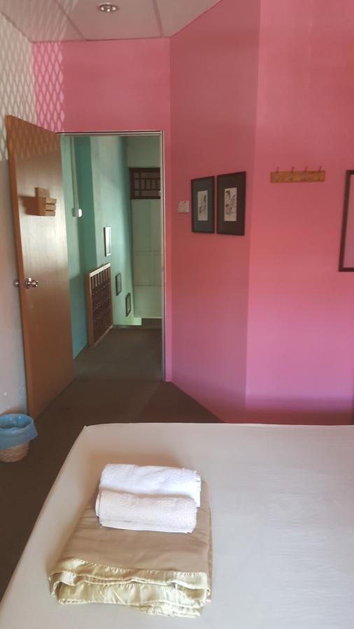 28 Bahari Hotel George Town  Kültér fotó