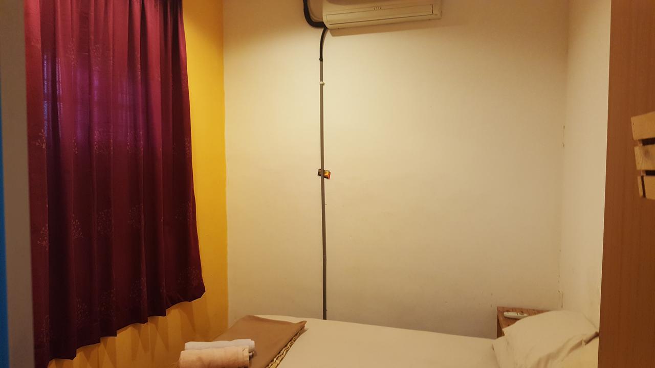 28 Bahari Hotel George Town  Kültér fotó